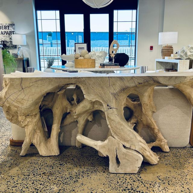 New to Schwartz! 
Unique, one-of-a-kind pieces to enhance any room. This stunning console is currently on the floor in our Edison, NJ location. 

#schwartzdesignshowroom #curatedbyschwartz #consoletable #interiordesigner #interiordesign #tradeshowroom #tothetrade #livingroomdecor #naturaldecor #edisonnj